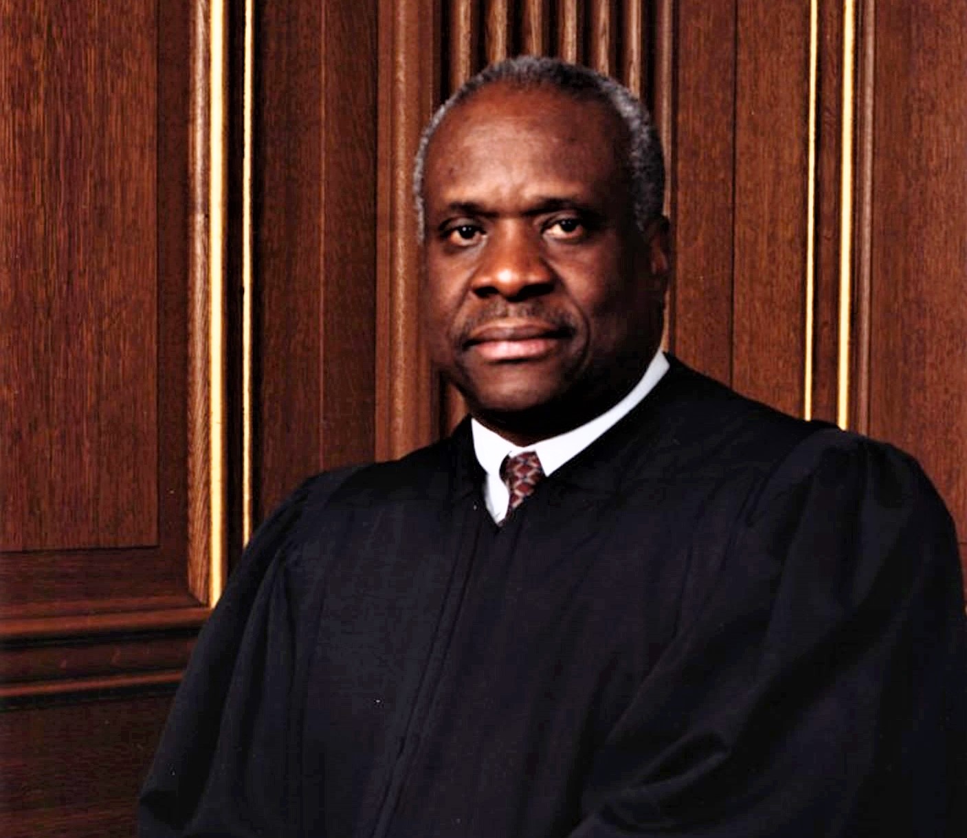 Justice Clarence Thomas discloses trips with billionaire in annual ...