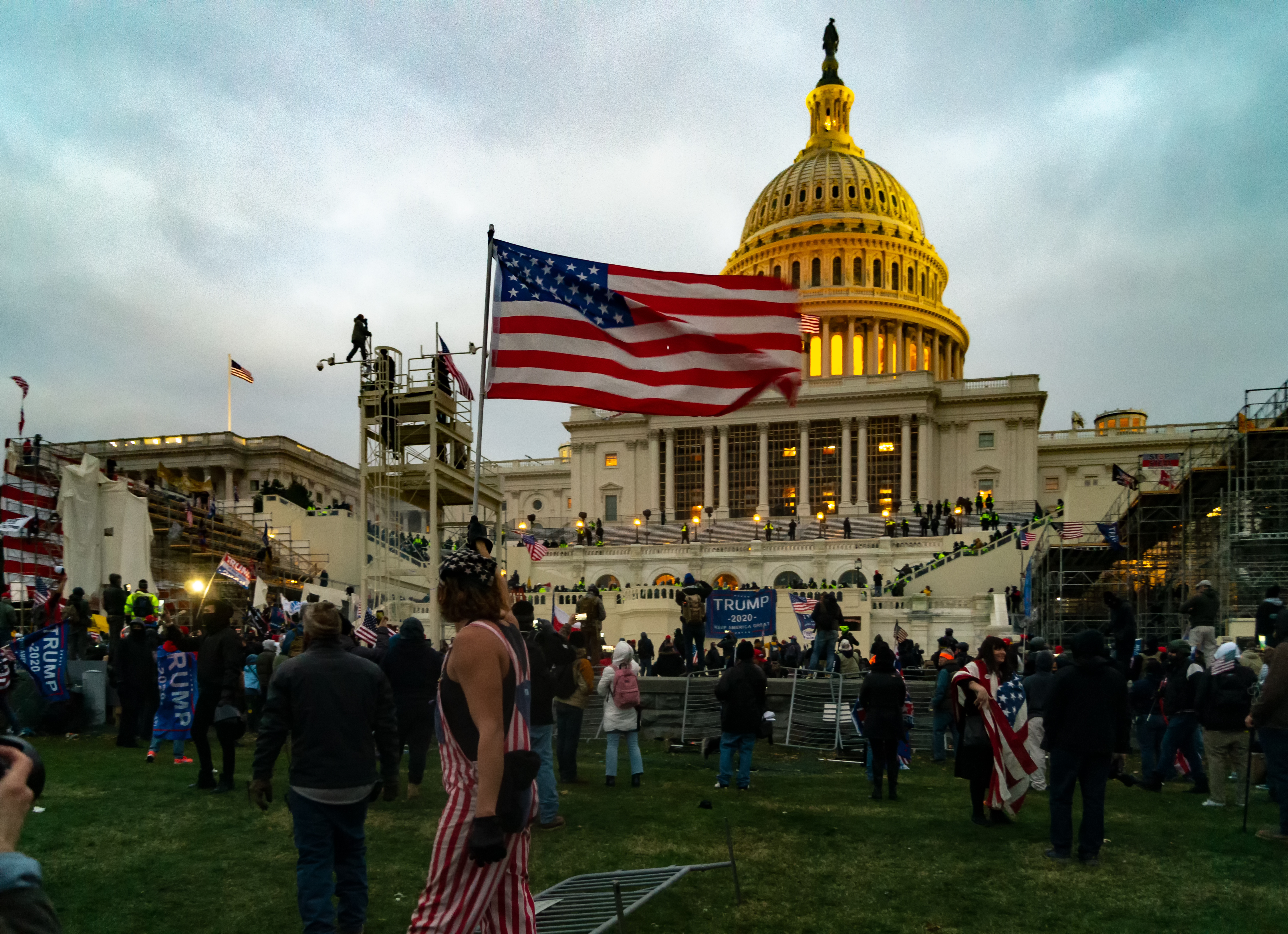 Federal grand jury indicts six members of Oath Keepers in connection to US capitol attack