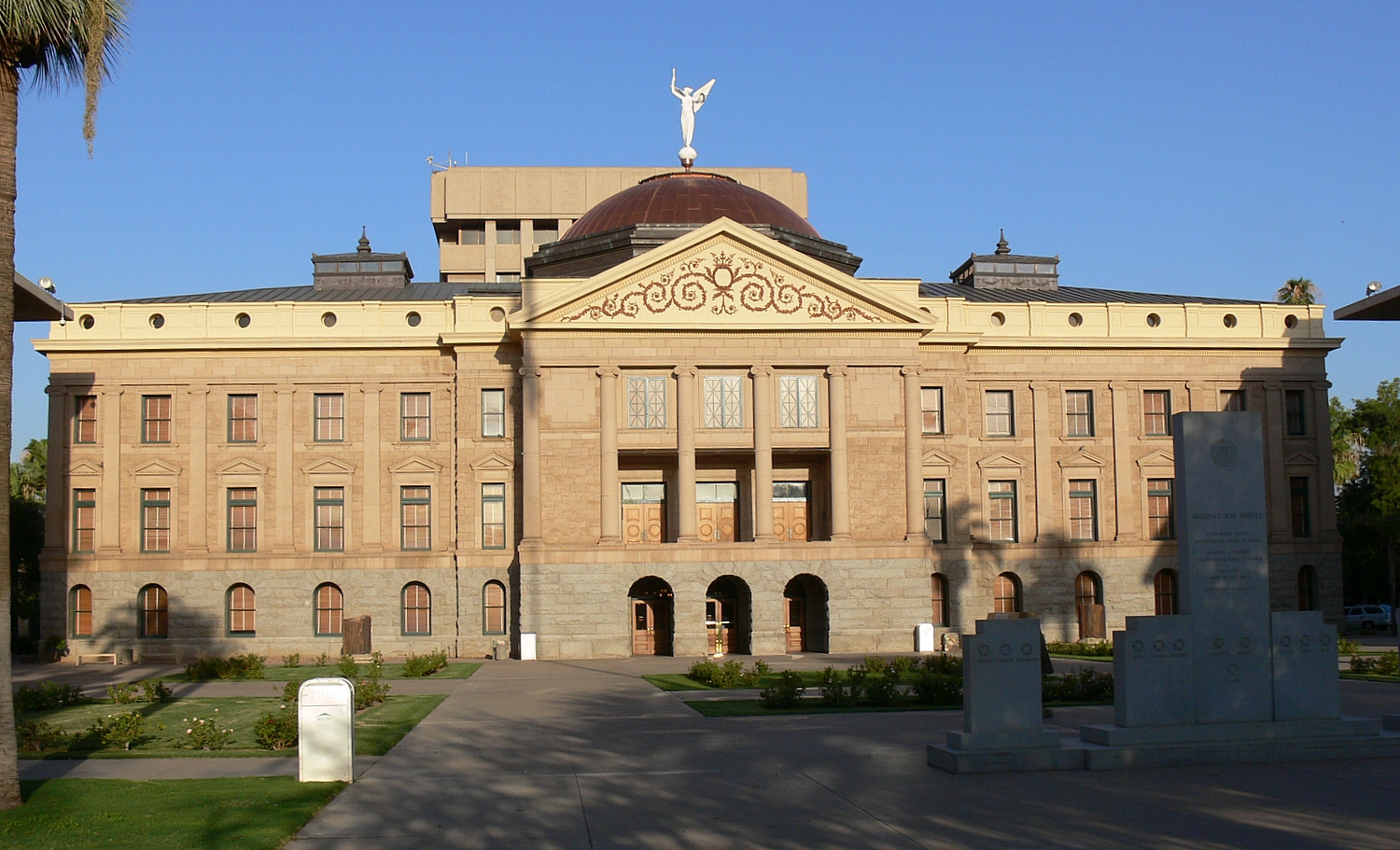 Arizona legislators showcase resistance to 1864 abortion ban