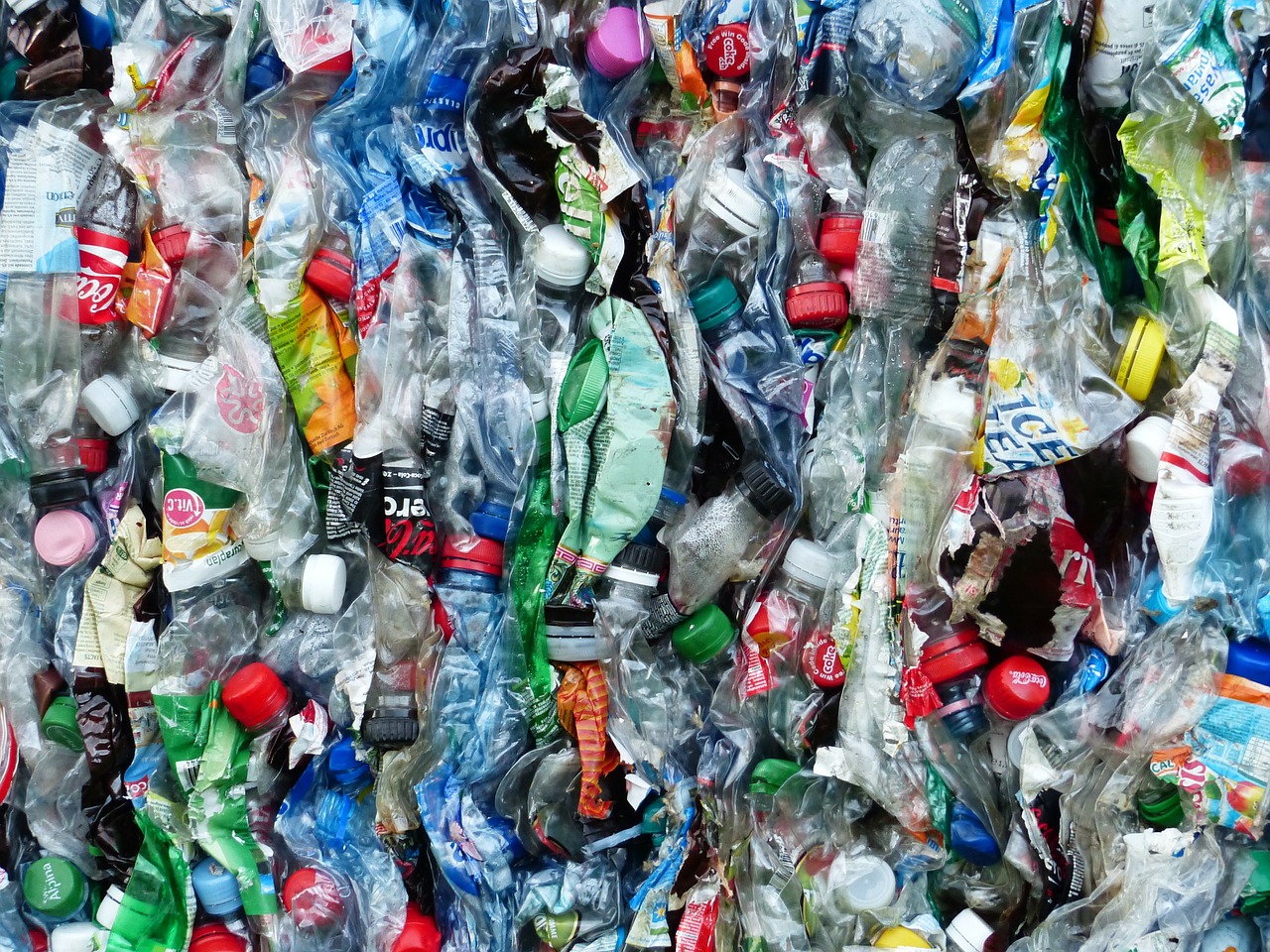 HRW says fossil fuel phaseout and rights safeguards are essential for Global Plastics Treaty