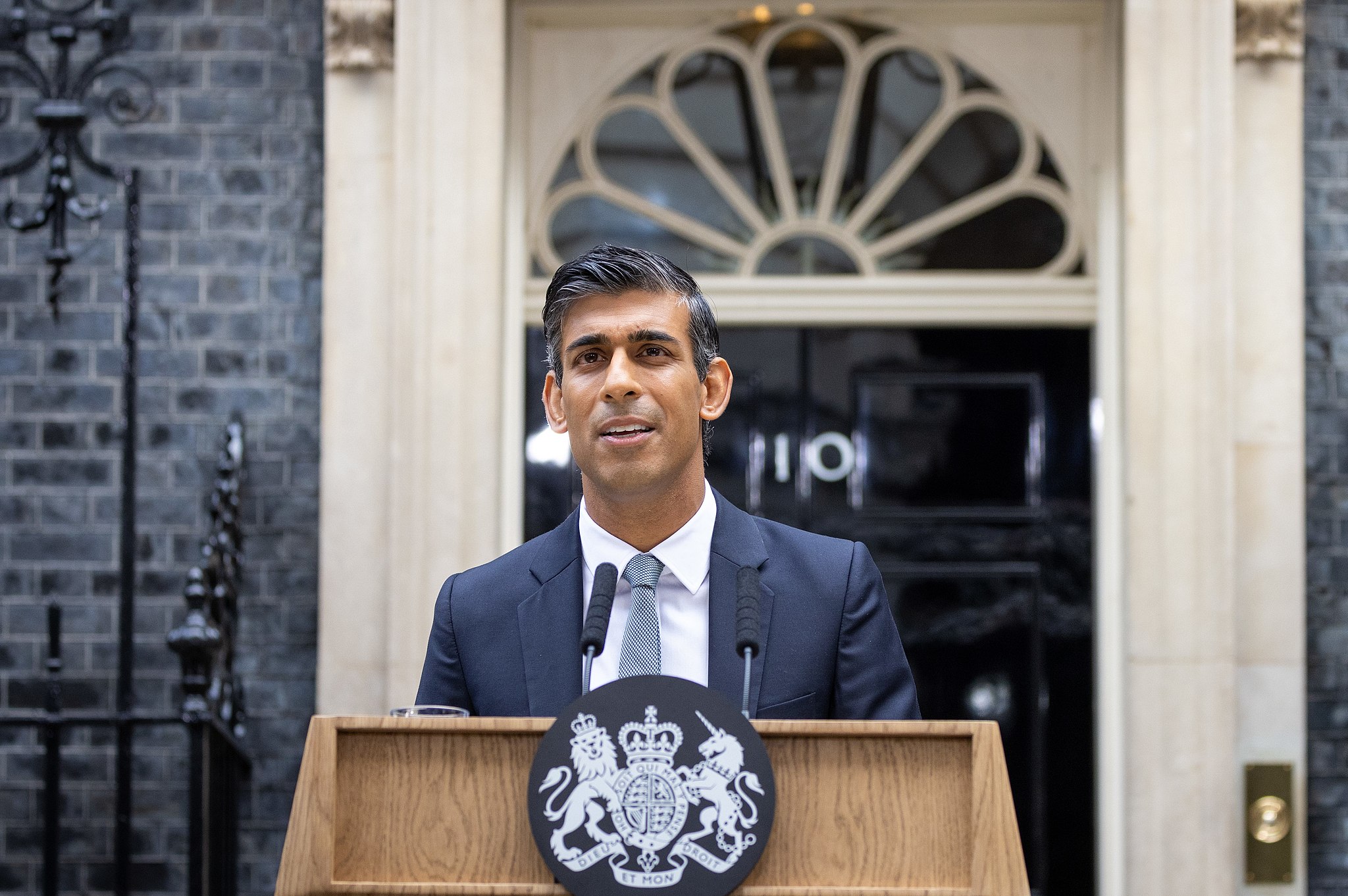 UK Prime Minister promises emergency legislation to circumvent ruling against controversial asylum plan