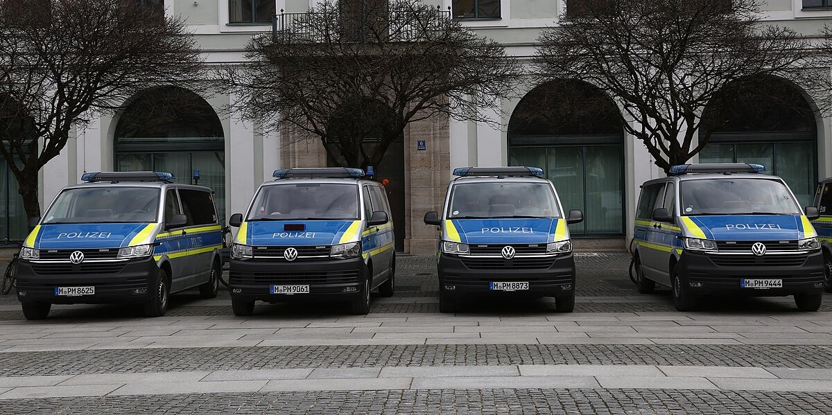 Munich gunman attacks Israeli consulate and Nazi museum before police shootout