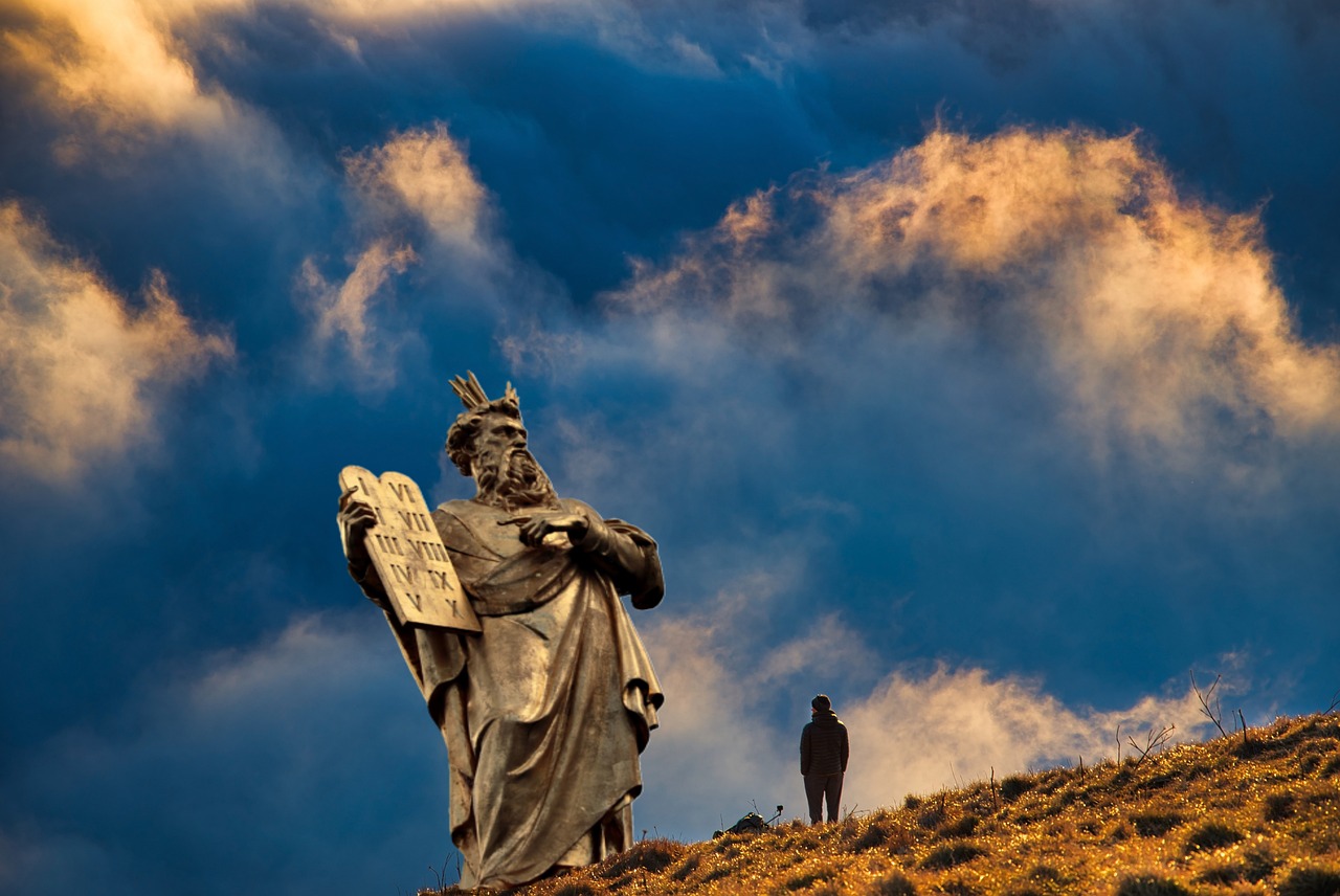 US federal judge blocks Louisiana law requiring display of Ten Commandments in public schools