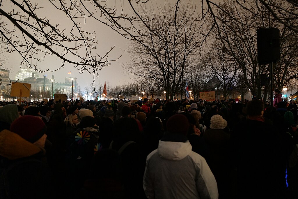 Thousands gather in protest against Germany far-right party